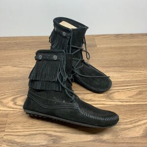 Minnetonka Women's 9  Moccasin Boot Double Fringe Lace-up Suede Tramper BoHo